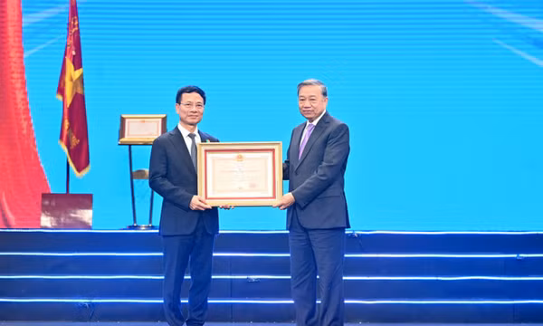 Xứng đáng là động lực trung tâm của sự nghiệp công nghiệp hóa, hiện đại hóa