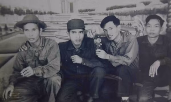Chúng tôi là người lính Tiểu đoàn 406 anh hùng