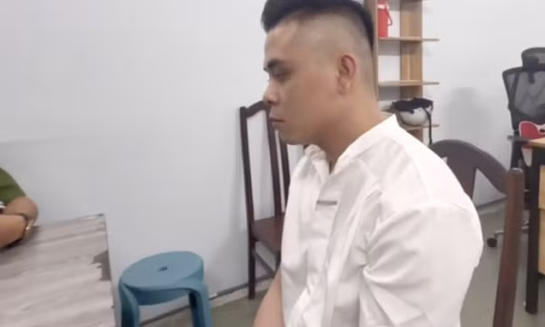 Người bênh bạn gái, đánh bảo vệ phố đi bộ Nguyễn Huệ bị khởi tố