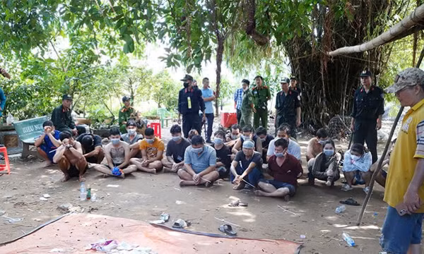 Phá sòng bạc quy mô lớn ở An Giang, khởi tố 53 đối tượng
