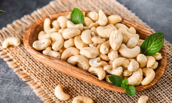 7 loại hạt, trái cây khô giúp tăng cường thị lực tự nhiên
