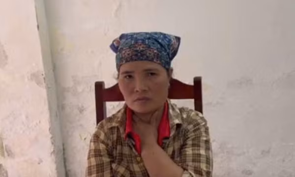 Giúp việc ăn cắp tiền, giấu vào ủng rồi đem về nhà