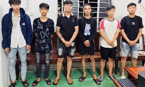 Tạm giữ hình sự 6 đối tượng gây rối trên QL 61C