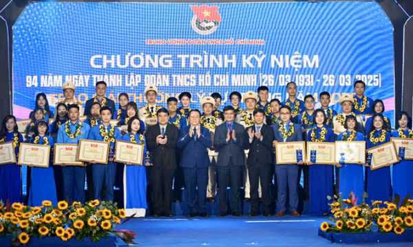Trao giải Lý Tự Trọng năm 2025 cho 100 cán bộ đoàn xuất sắc toàn quốc