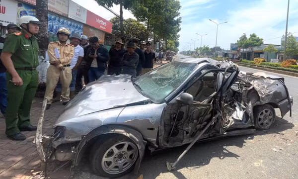 Người đàn ông trong vụ tai nạn ôtô ở TP Pleiku đã tử vong