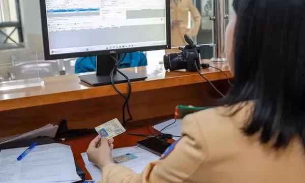 Tổ chức tiếp nhận hồ sơ cấp, đổi giấy phép lái xe cả ngày thứ 7