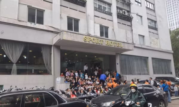 Hà Nội: Cháy phòng khám sức khỏe ở làng sinh viên Hacinco