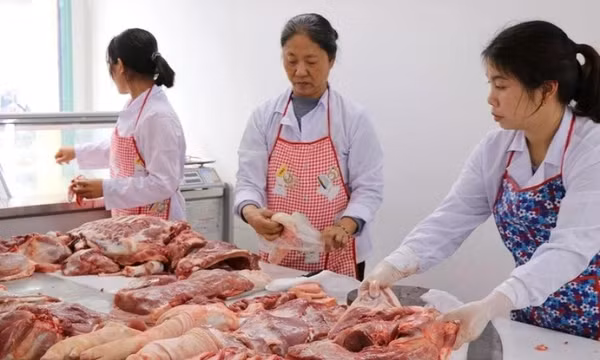 Tháng Hai: Áp lực lạm phát gia tăng do giá cả nhiều mặt hàng "leo thang"