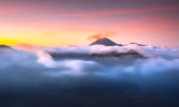 Đến Indonesia ‘săn’ mây trên núi lửa Bromo