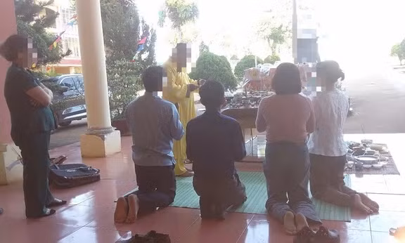 Trường mua vàng mã, thuê thầy... cúng giải hạn