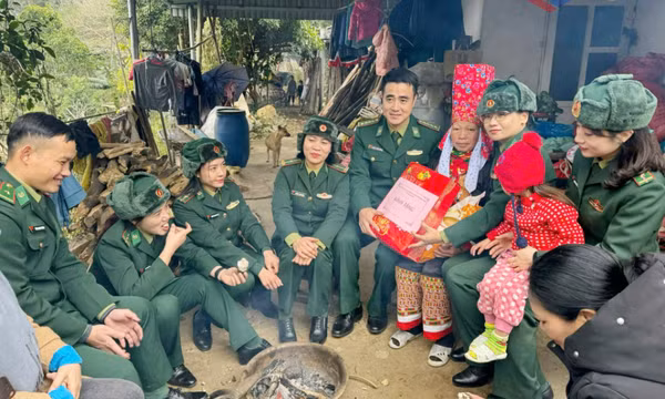 Đồng hành cùng phụ nữ biên cương