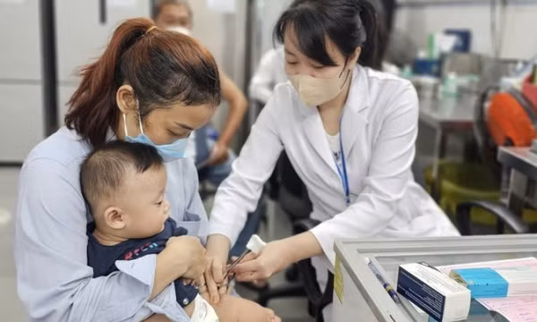 Miễn phí vaccine phòng tiêu chảy cho trẻ nhỏ
