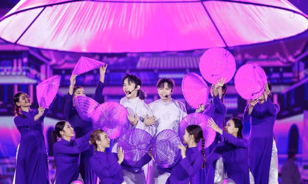 Cuộc chiến truyền thông ở showbiz Việt