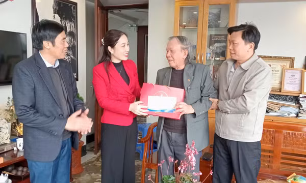 Thăm hỏi, động viên nhân ngày Quốc tế Hạnh phúc
