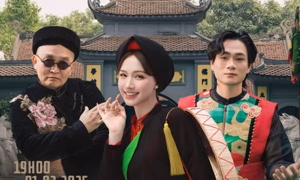 Xuân Hinh 'lắm chiêu'