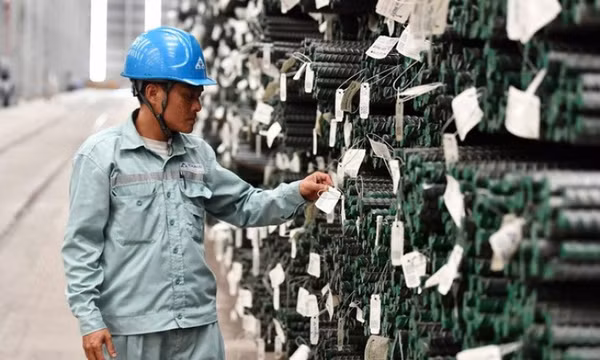 Mỹ đánh thuế 25%, ngành nhôm, thép Việt Nam làm gì để vượt khó?