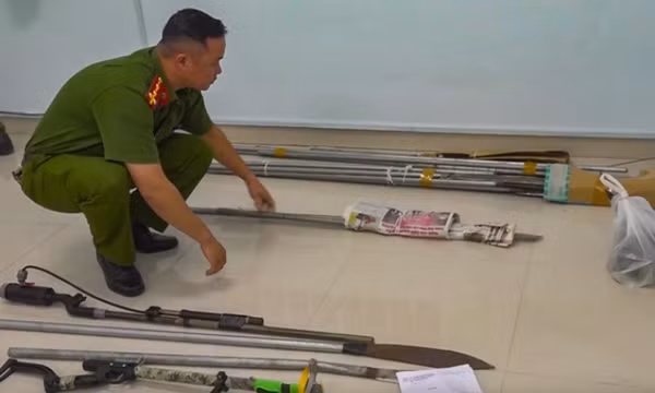 Khởi tố vụ án, tạm giữ 14 nghi phạm mang giáo, mác, ba chĩa ra quốc lộ 1 hỗn chiến