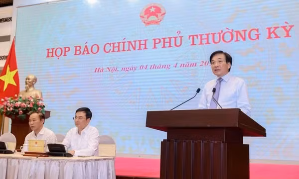 Nỗ lực bảo đảm nguồn cung xăng dầu, cung ứng đủ điện