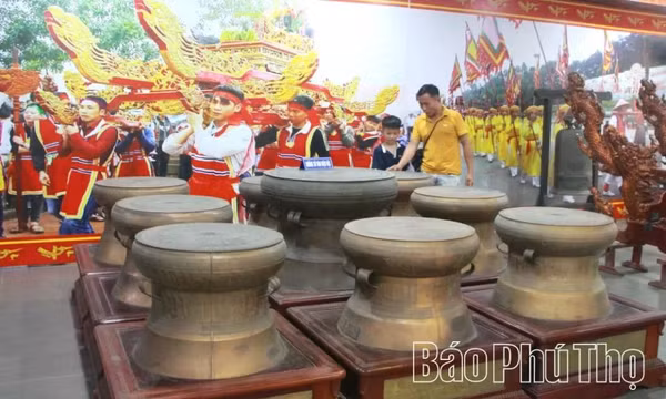 Trưng bày tư liệu, hiện vật về di sản tín ngưỡng thờ cúng Hùng Vương