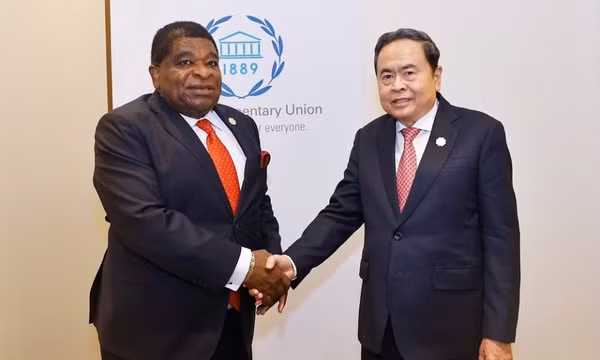 Chủ tịch Quốc hội Trần Thanh Mẫn gặp Tổng Thư ký Liên minh Nghị viện Thế giới Martin Chungong trong khuôn khổ Đại hội đồng IPU-152