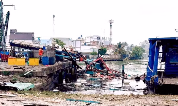 Cháy nổ tàu cá ở An Giang khiến 5 người bị thương