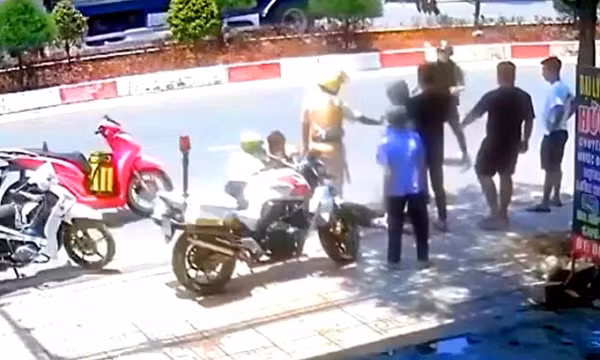 Công an Đồng Nai xác định không có việc cảnh sát giao thông cầm gậy đuổi đánh người vi phạm