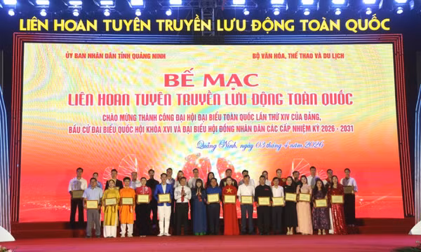Bế mạc Liên hoan Tuyên truyền lưu động toàn quốc 