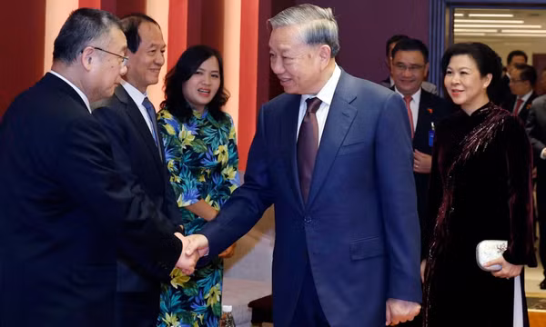 Gặp mặt thân nhân các tướng lĩnh, chuyên gia, nhân sĩ hữu nghị Việt Nam-Trung Quốc