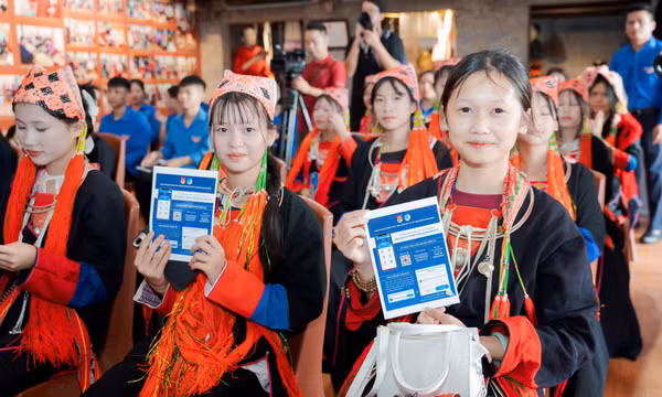 Khi người trẻ làm chủ không gian số