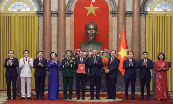 Tổng Bí thư, Chủ tịch nước Tô Lâm trao quyết định bổ nhiệm các thành viên Chính phủ nhiệm kỳ 2026-2031