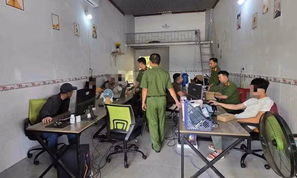 Xử phạt nhóm thanh niên dùng AI chế tin giả để câu view