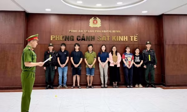 Bắt người phụ nữ điều hành đường dây bán, đổ trái phép hơn 20.000 tấn chất thải rắn