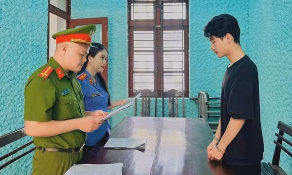 Khởi tố 2 mẹ con mượn 4 xe máy rồi mang đi cầm cố