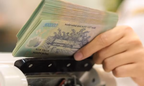 Bộ Chính trị thống nhất tăng lương cơ sở lên 2,53 triệu đồng từ ngày 1/7