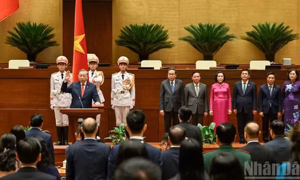 Điện, thư và thông điệp chúc mừng các đồng chí lãnh đạo chủ chốt