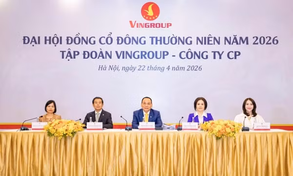 Tỉ phú Phạm Nhật Vượng: Ai có tiền cũng mua vàng cất, xã hội không có vốn phát triển