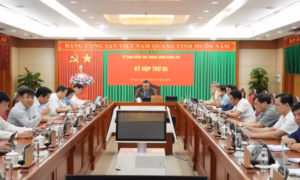 Ủy ban Kiểm tra Trung ương đề nghị xem xét, thi hành kỷ luật đảng viên vi phạm