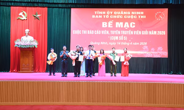 Trung tá Phan Xuân Thưởng, Phó Chủ nhiệm Chính trị, Ban Chỉ huy Phòng thủ khu vực 5 - Quảng Yên đạt giải Nhất cuộc thi Báo cáo viên, tuyên truyền viên giỏi tỉnh năm 2026 (Cụm số 5)
