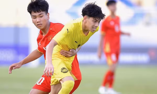 U17 Việt Nam thị uy sức mạnh trước U17 Malaysia