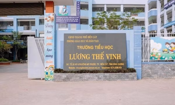 5 học sinh tiểu học bị cô giáo phạt tự dùng kim tiêm chích vào tay