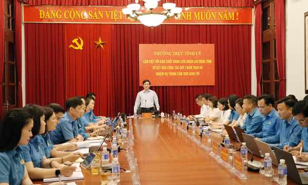 Xây dựng tổ chức công đoàn các cấp thật sự đoàn kết, thống nhất, kỷ cương, nền nếp