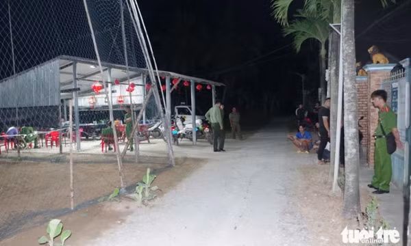 Xem đánh bóng chuyền, nam thanh niên bất ngờ bị đâm chết