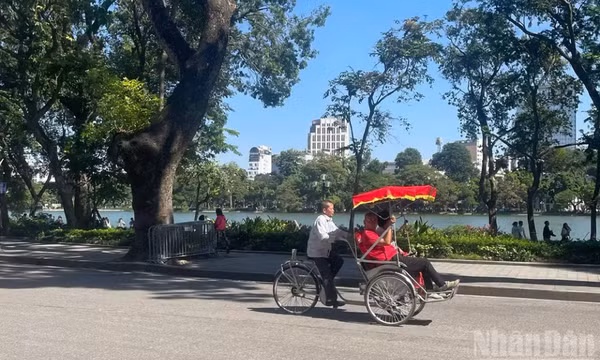 Thời tiết ngày 16/4: Bắc Bộ ngày nắng, đêm có mưa rào và dông
