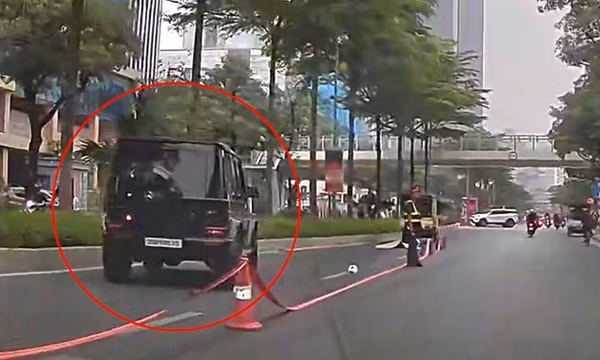 Va chạm với ôtô Mercedes G63 ở Hà Nội, một người đi bộ tử vong