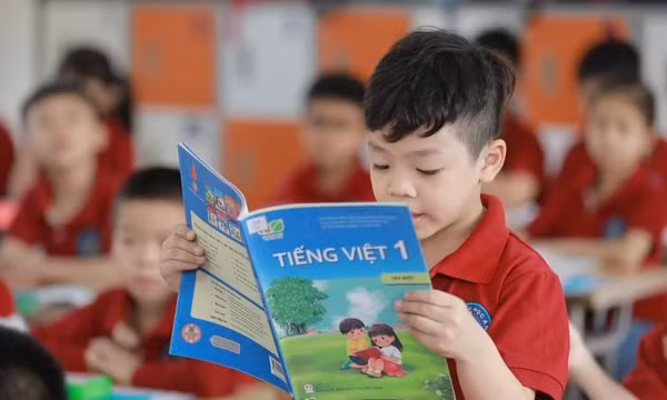 Giảm giá sách giáo khoa bình quân 13,3% trong năm học 2026-2027