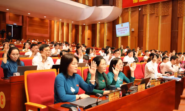 Kỳ họp thứ 2 HĐND tỉnh thông qua nhiều nghị quyết quan trọng
