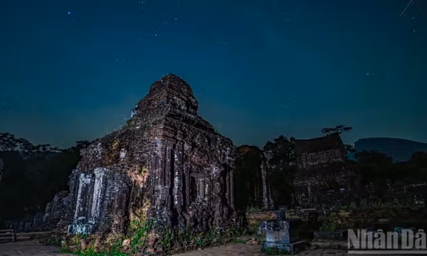 Mỹ Sơn về đêm: Di sản nghìn năm giữa dải ngân hà