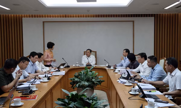 Phó Thủ tướng Thường trực Phạm Gia Túc: Cắt giảm thủ tục hành chính nhưng không buông lỏng quản lý