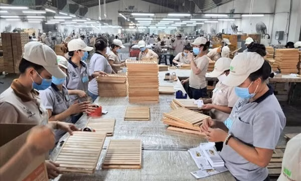 Tổng Liên đoàn Lao động Việt Nam lấy ý kiến người lao động về hoán đổi nghỉ lễ
