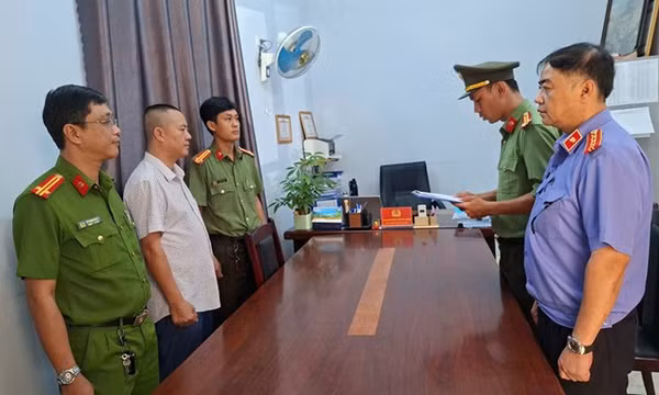Gia Lai bắt kẻ tổ chức đưa 4 người nước ngoài nhập cảnh trái phép